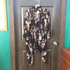 Black floral boutique kimono